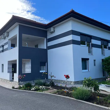 Villa Althea & Wellness *